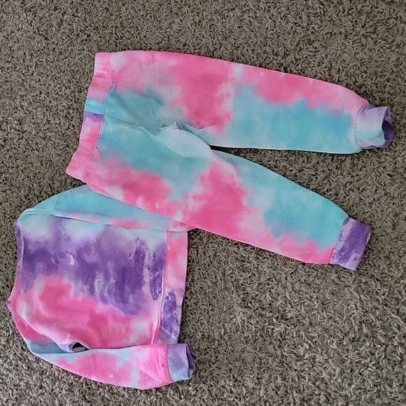 7/$25. Girls outfit - Picture 3 of 3